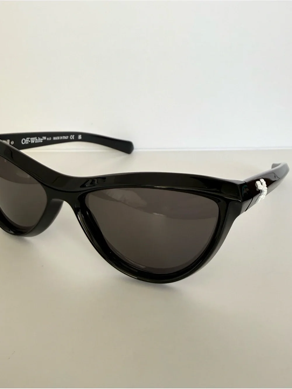 NEW!!! Off-White unisex sunglasses OERI066 1007 Authentic